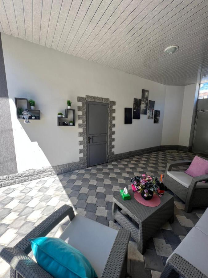 Comfortable Apartment Комфортные Апартаменты Self Check In 耶烈万 外观 照片